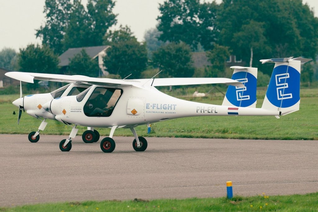 E-FLIGHT SIMULATOR