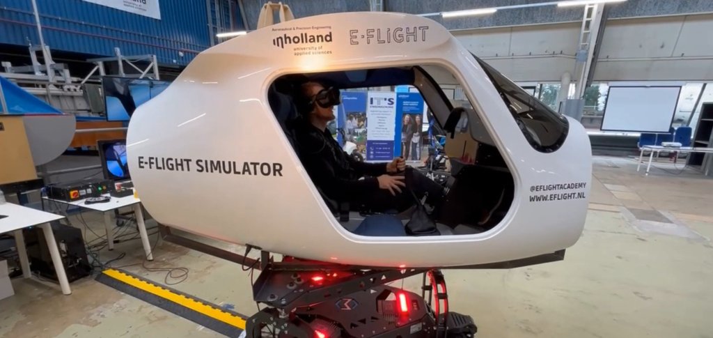 E-FLIGHT SIMULATOR