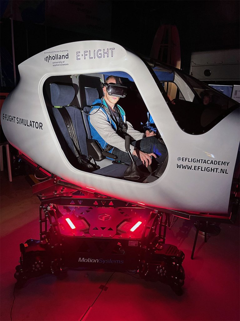 E-FLIGHT SIMULATOR