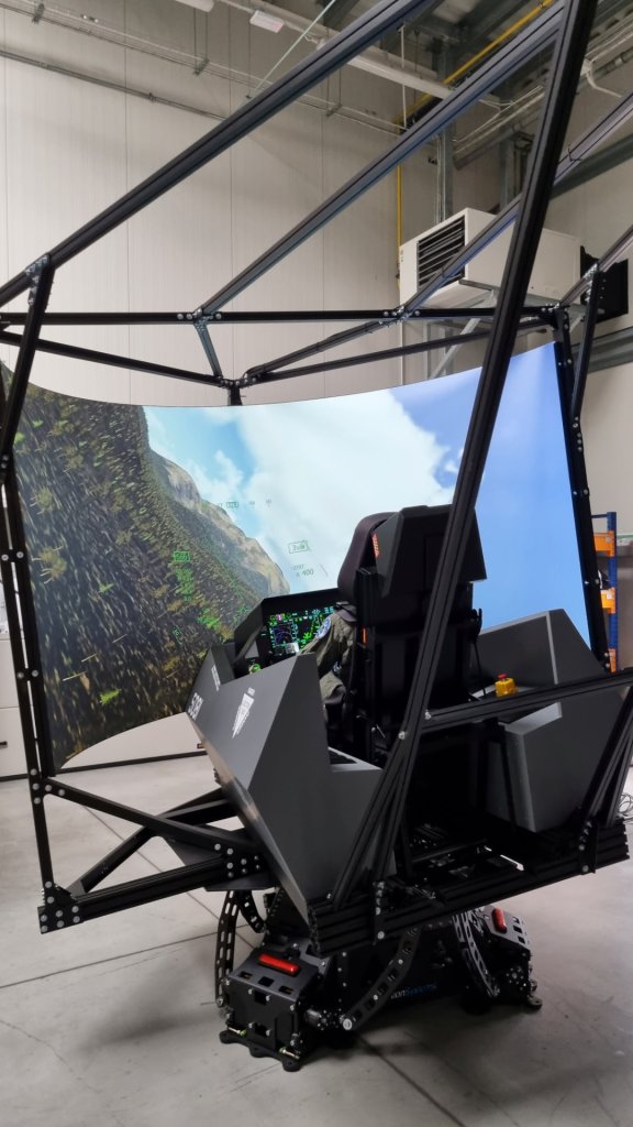 F-35 FIGHTER JET COCKPIT SIMULATOR