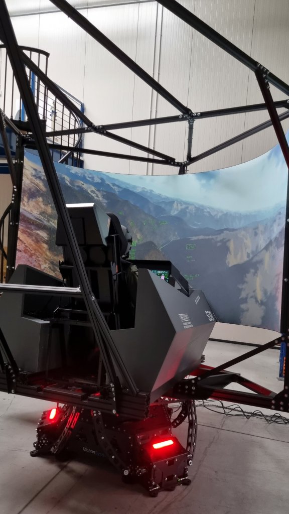 F-35 FIGHTER JET COCKPIT SIMULATOR